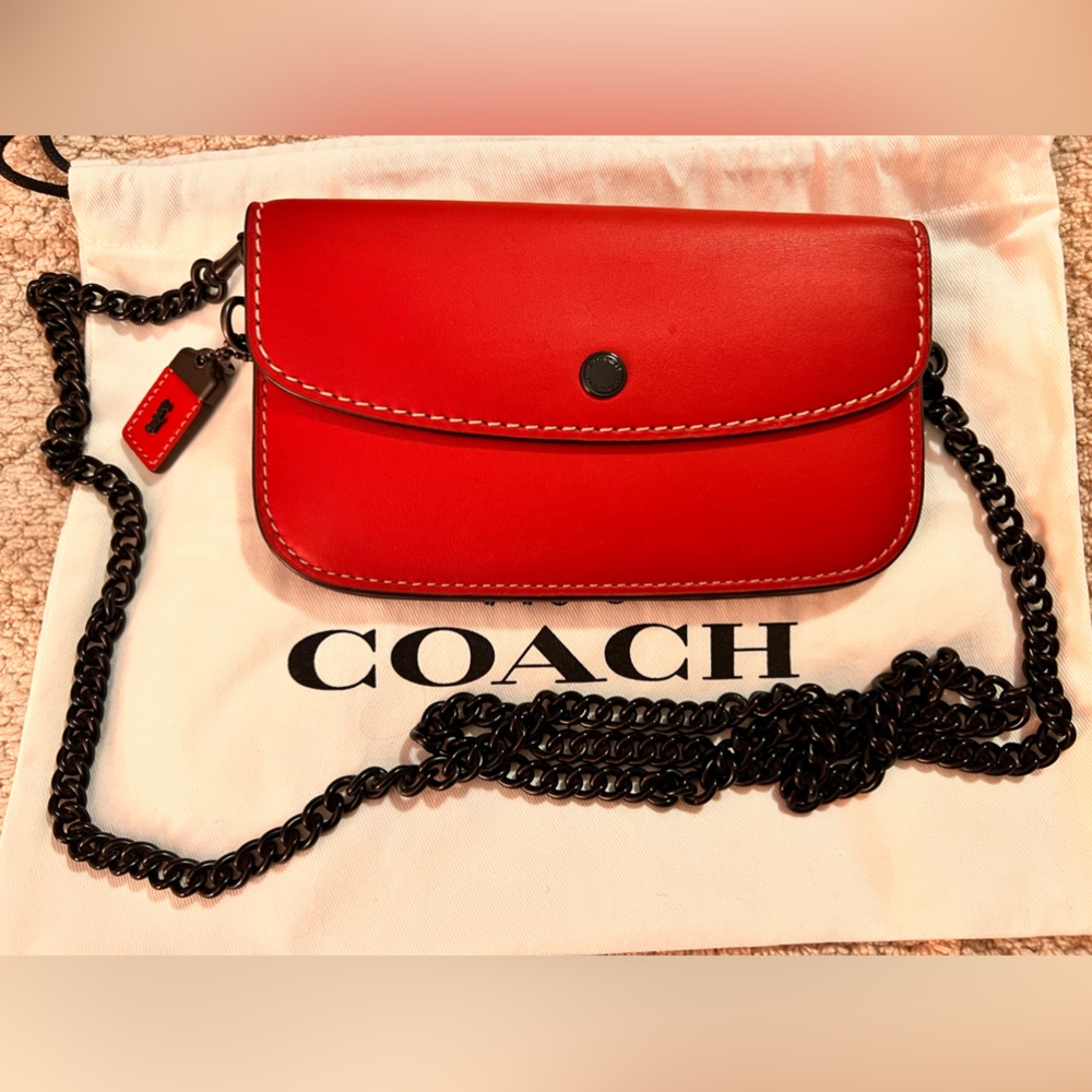 Coach 1941 Glovetanned Leather
Red Wristlet Crossbody Clutch
Wallet w/Strap